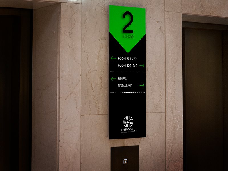 Pannello direzionale per hotel realizzato in plexiglass o alluminio composito