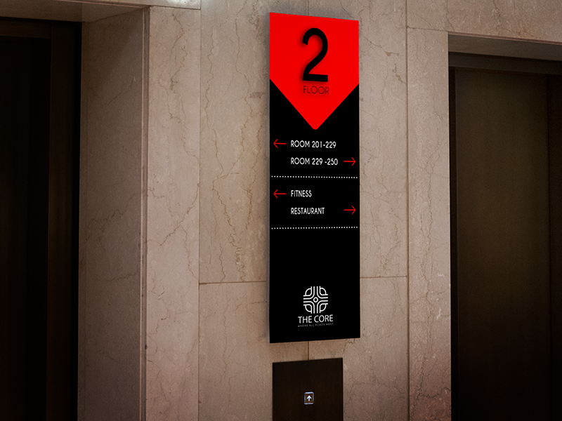 Pannello direzionale per hotel realizzato in plexiglass o alluminio composito