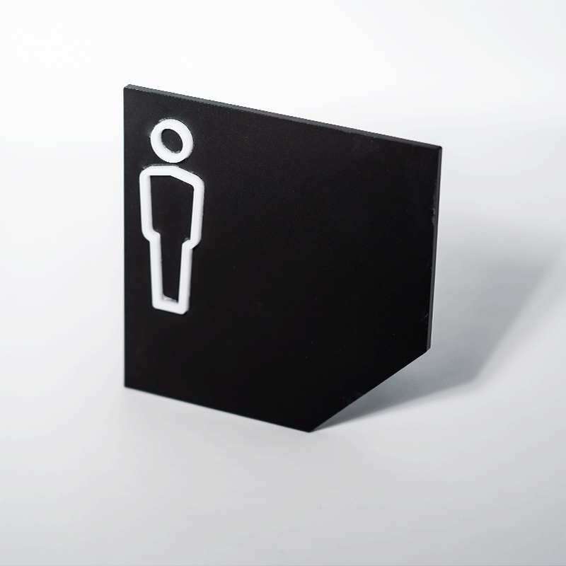 targhetta segnaletica servizi igienici realizzata in plexiglass