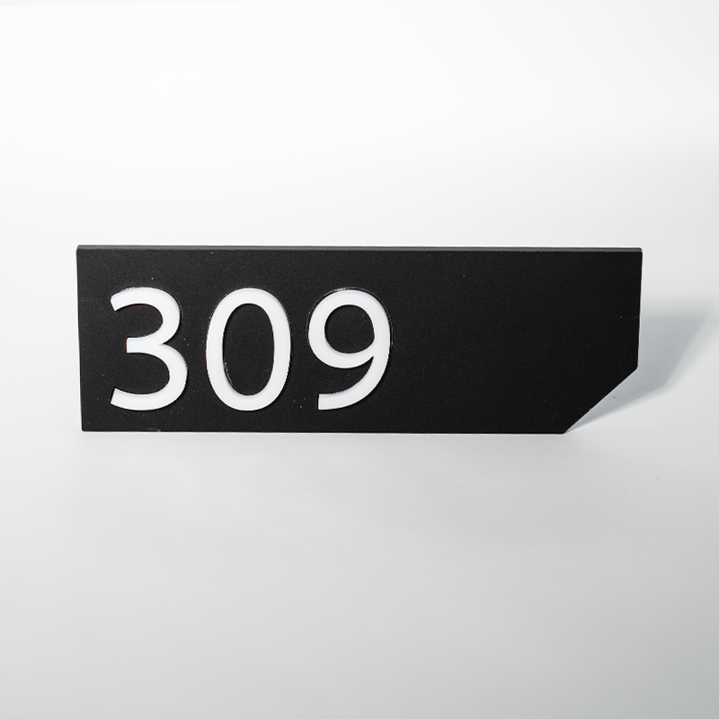 Targa segna camera nera realizzata in plexiglass