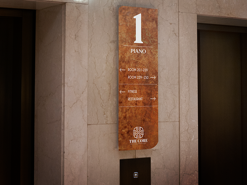 targa segna piano per hotel realizzato in plexiglass