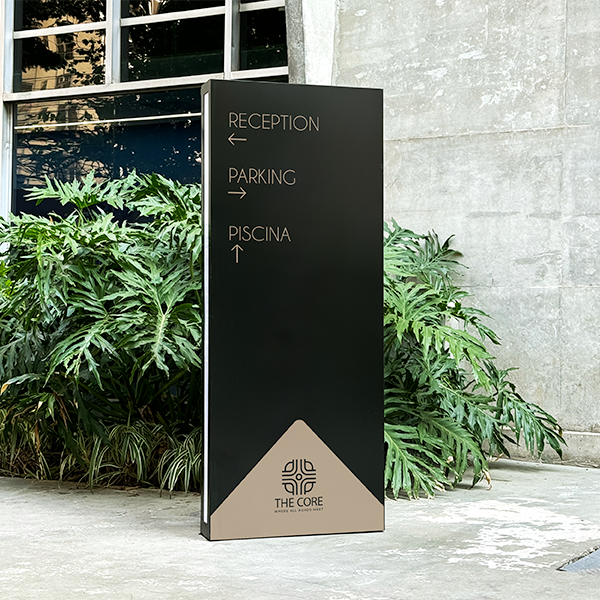 Totem direzionale - Linea Venus