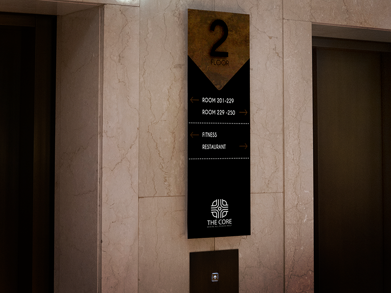 Pannello direzionale per hotel realizzato in plexiglass o alluminio composito 