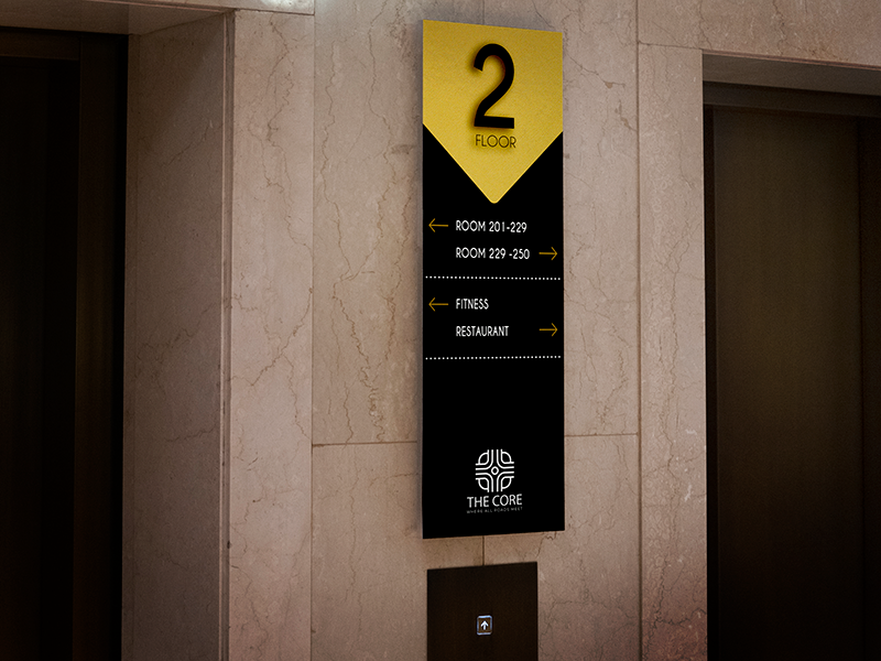 Pannello direzionale per hotel realizzato in plexiglass o alluminio composito 