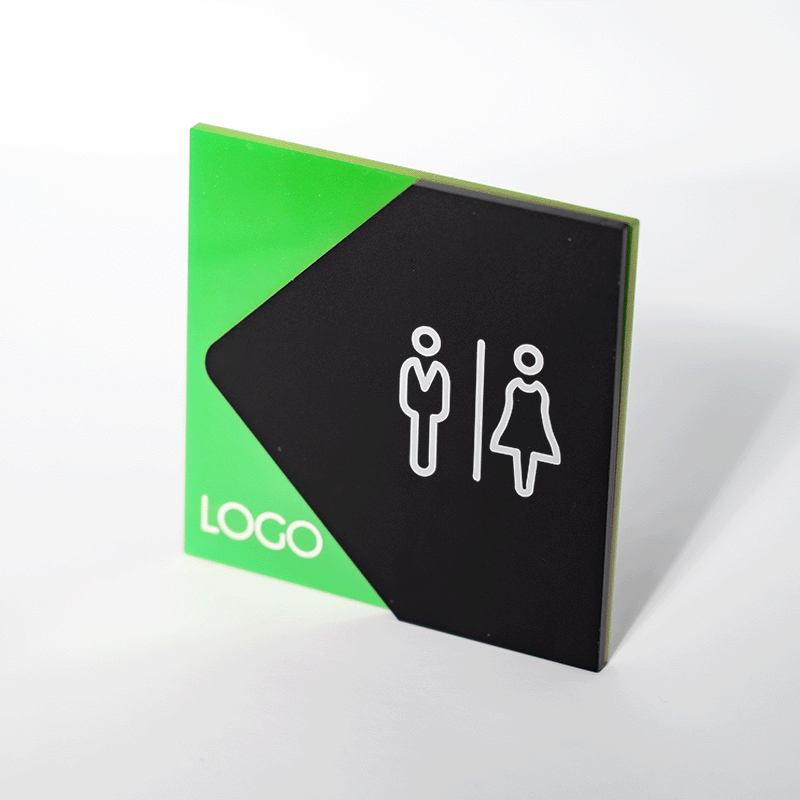 Targhetta segnaletica servizi igienici realizzata in plexiglass