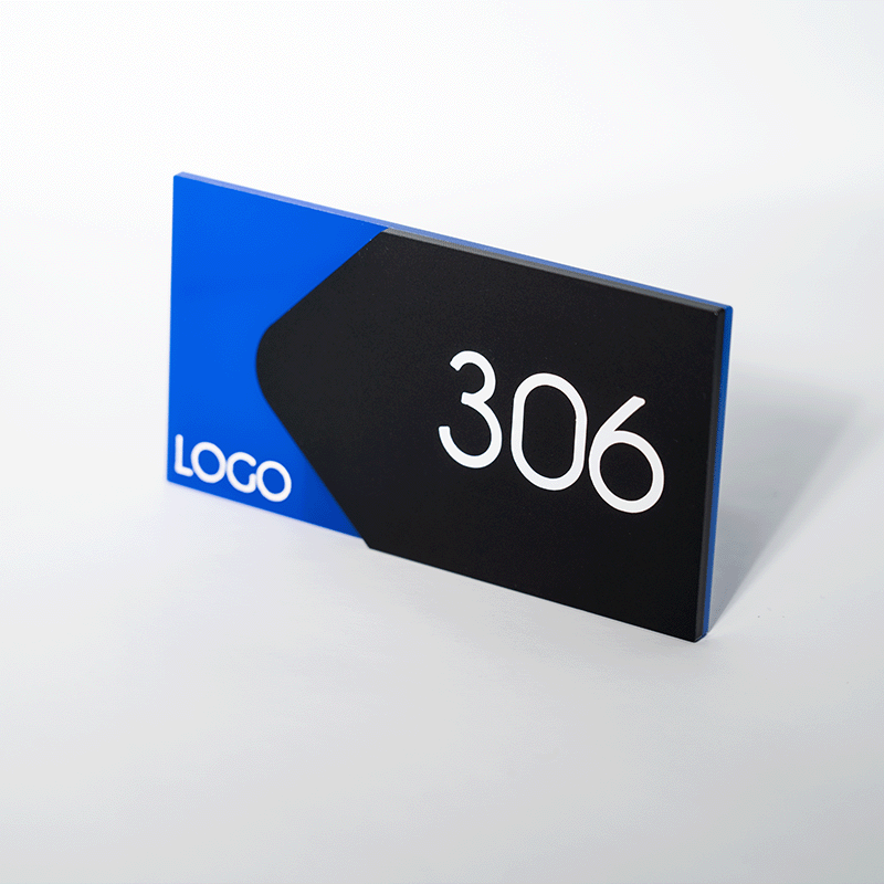 targa numero camera hotel plexiglass blu