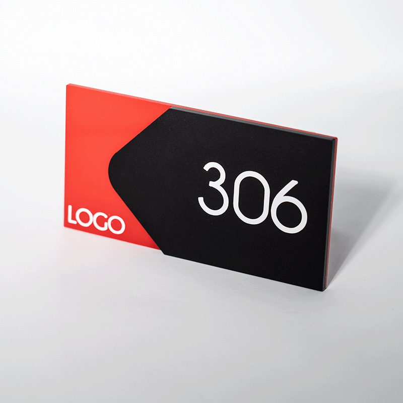 segnaletica numero camera plexiglass rossa e nera