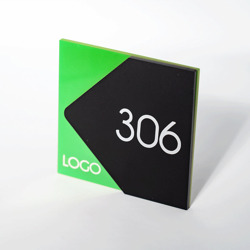 targa quadrata segna camera