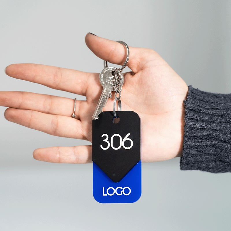 portachive segna camera blu e nero realizzato in plexiglass 