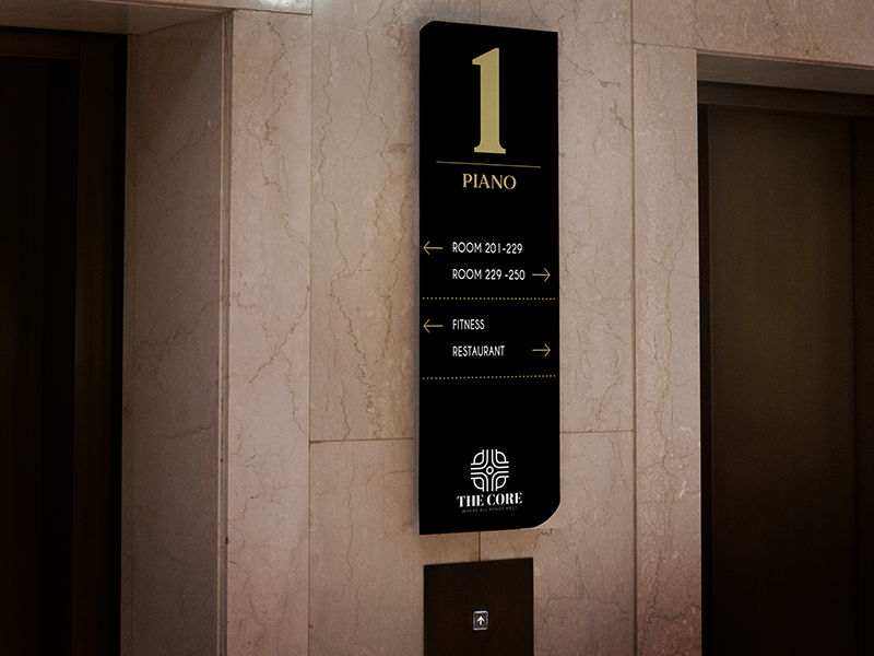 Targa segna piano per hotel realizzato in plexiglass 