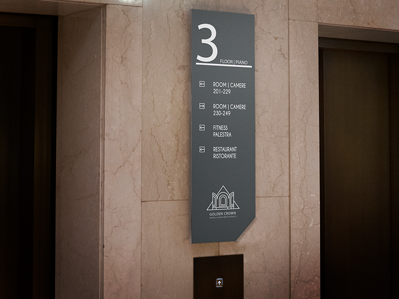 Segna piano per hotel realizzato in plexiglass